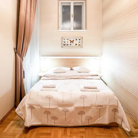 Apartment 3 Bedrooms Royal Italian Style In An Austrian Building, Parking, Balcony