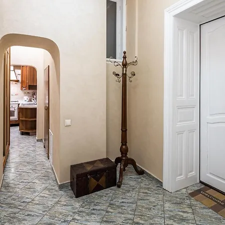 Apartment 3 Bedrooms Royal Italian Style In An Austrian Building, Parking, Balcony *