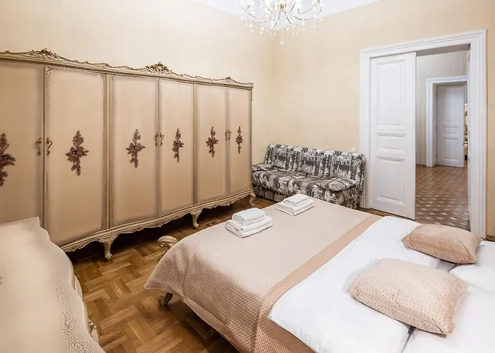 Apartament 3 Bedrooms Royal Italian Style In An Austrian Building, Parking, Balcony