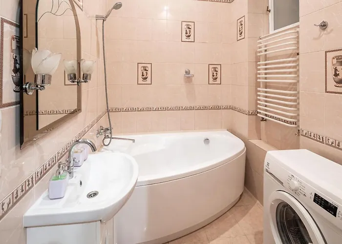 Apartament 3 Bedrooms Royal Italian Style In An Austrian Building, Parking, Balcony