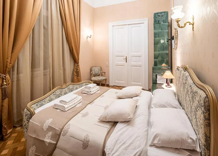 3 Bedrooms Royal Italian Style In An Austrian Building, Parking, Balcony Apartamento *