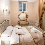 3 Bedrooms Royal Italian Style In An Austrian Building, Parking, Balcony Апартаменти *