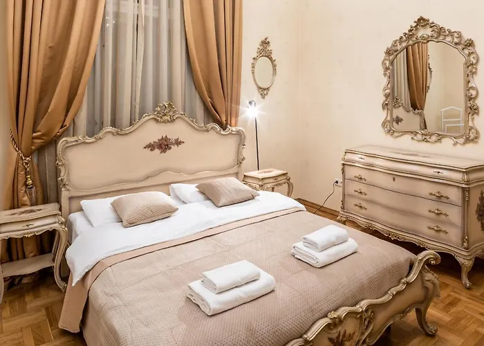 3 Bedrooms Royal Italian Style In An Austrian Building, Parking, Balcony Апартаменти *