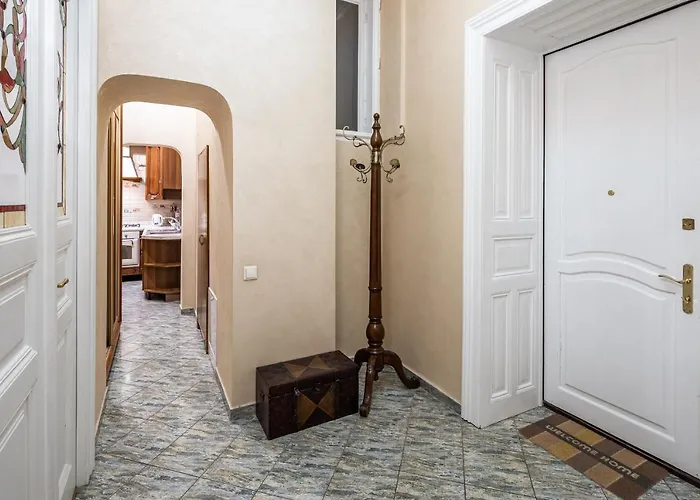 Апартаменти 3 Bedrooms Royal Italian Style In An Austrian Building, Parking, Balcony *